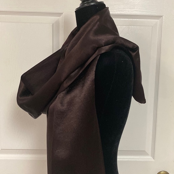 Christie of CA rayon brown scarf- one size - Picture 5 of 10